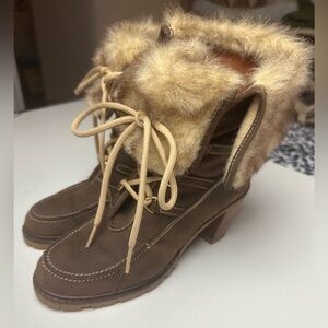 Hunter Brown Carmel Eveline Contract White Stitching Faux Fur Leather Boots 7.5